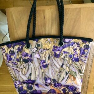 Galleria Enterprises, Inc. Purple Floral Tote